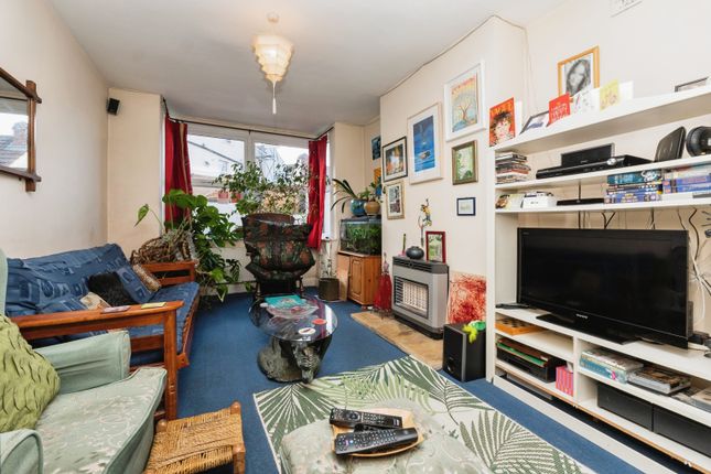 6 bed terraced house