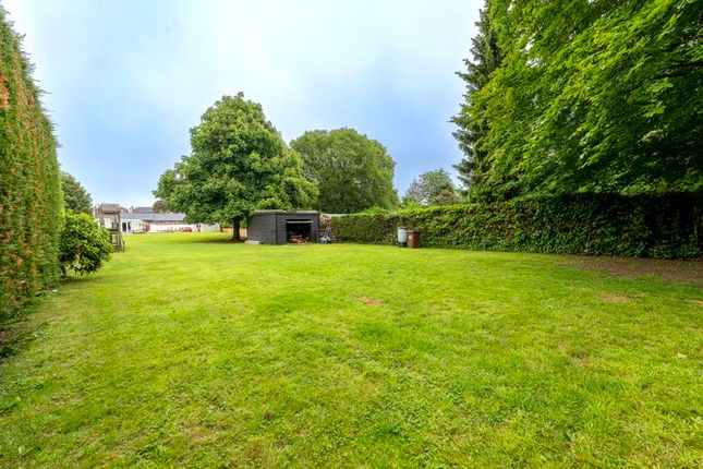 6 bedroom detached bungalow for sale