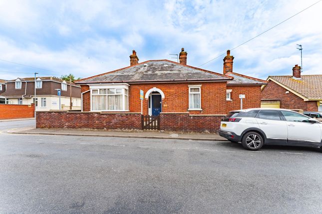 Cross Road, Gorleston 3 bed detached bungalow for sale