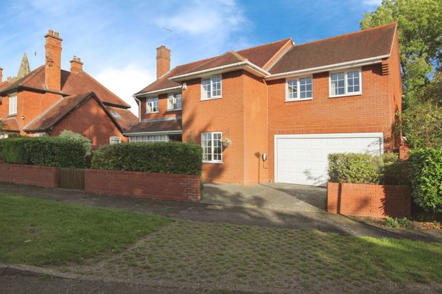 The Green, Lutterworth LE17 5 bed detached house for sale