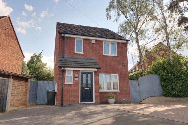 Low Street, Walsall WS6 3 bed detached house for sale