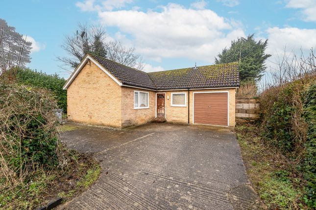 Alvescot Road, Carterton... 2 bed detached bungalow for sale