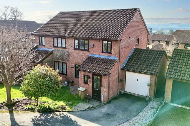 Kingsland Close, Stone, ST15 3 bed semi