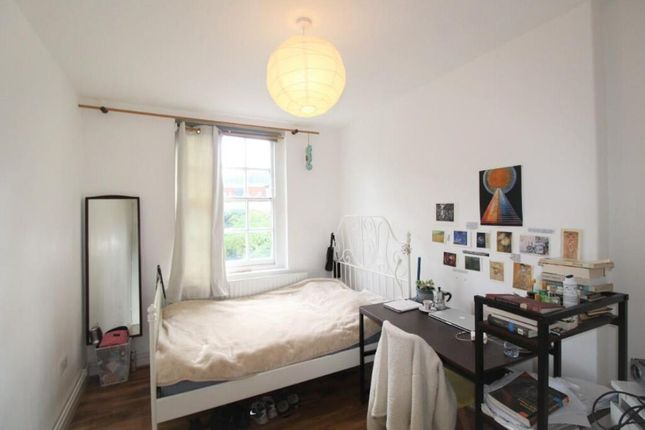 Pilton Place, London 2 bed flat for sale