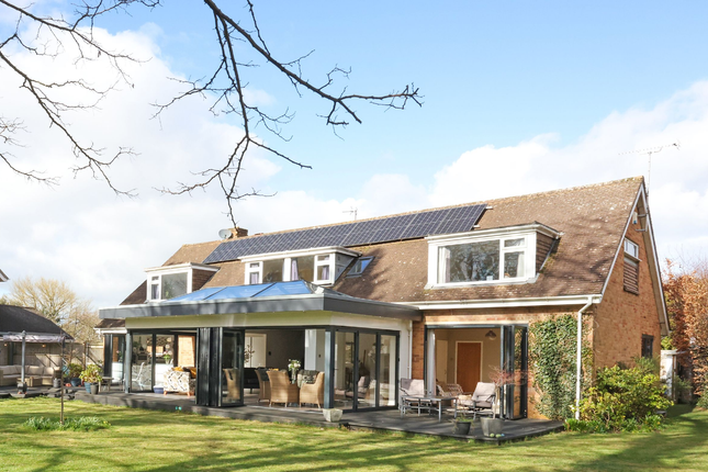 6 bed detached house