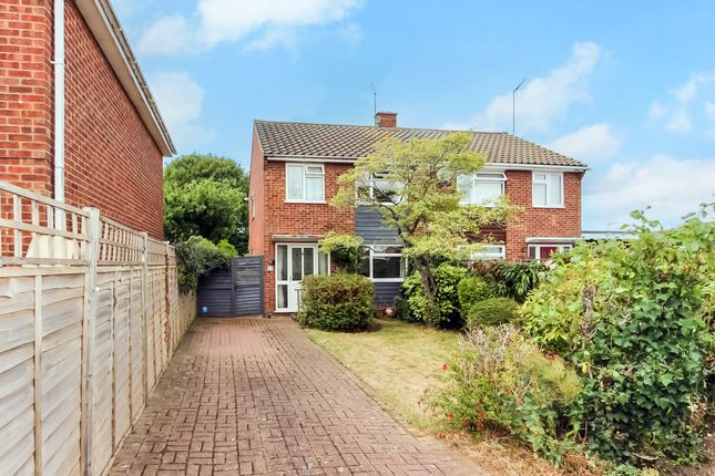 Arkwright Road, Irchester NN29 3 bed semi