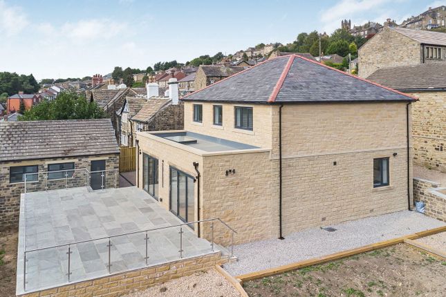 Sunnybank, Halifax HX4 4 bed detached house for sale