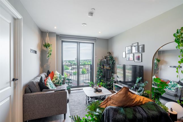 Springwell Gardens, Whitehall Road... 1 bed apartment for sale