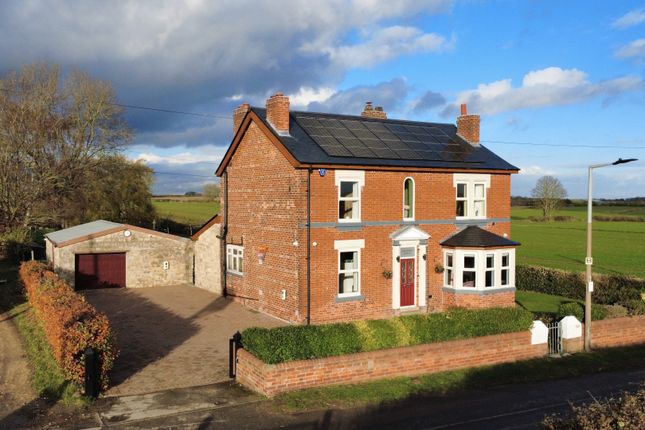 Austwood Lane, Rotherham S66 3 bed detached house for sale