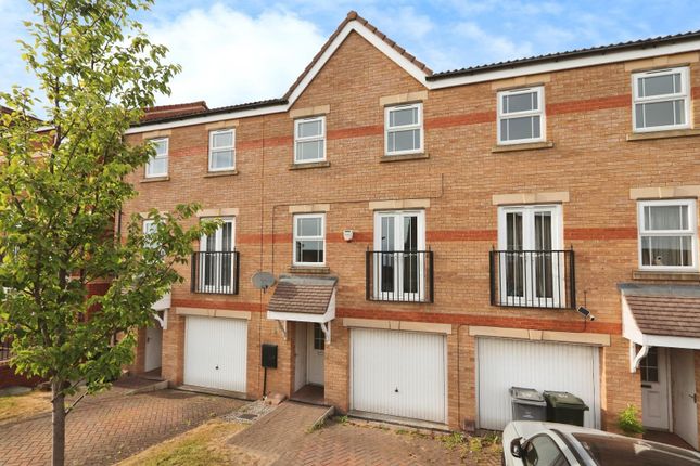 Roebuck Ridge, Jump, Barnsley, S74 0LU 3 bed townhouse for sale
