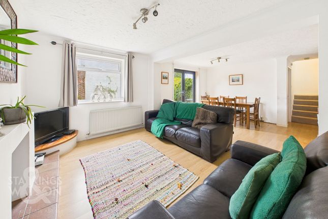 5 bedroom semi-detached house for sale