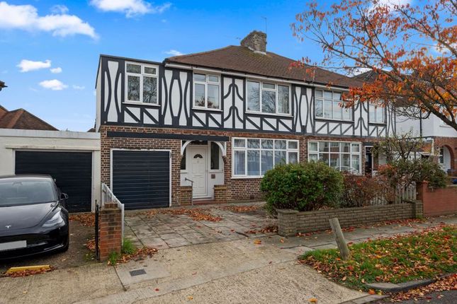 Brockenhurst Avenue, Worcester Park 4 bed semi
