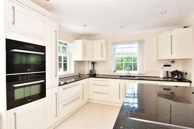 3 bed end terrace house