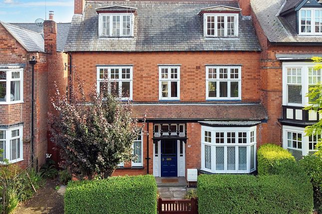 5 bedroom semi-detached house for sale