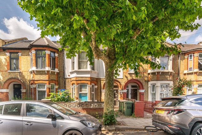 Claude Road, Plaistow, London, E13 2 bed flat for sale