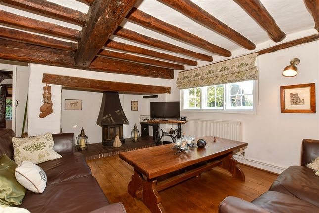 Billingshurst Road, Billingshurst... 2 bed semi