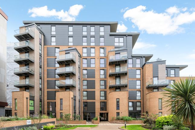 Rose Court, Brentford 1 bed flat for sale