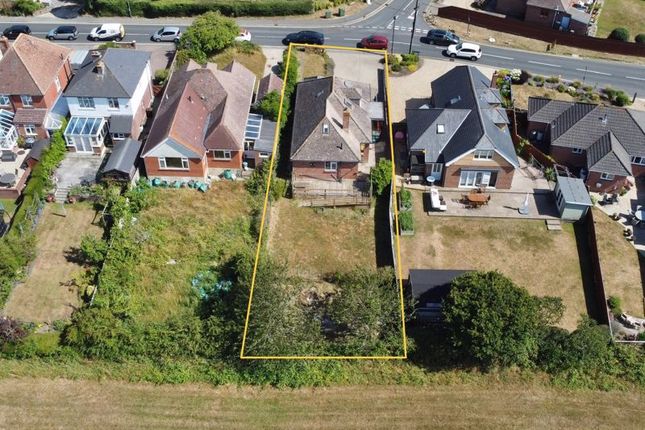 Pallance Road, Northwood PO31 4 bed detached bungalow for sale