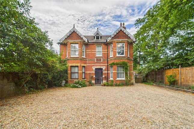 Gringer Hill, Maidenhead, Berkshire, SL6 8 bed detached house for sale