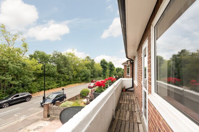 Bushwood, Leytonstone, London, E11 3AY 3 bed maisonette for sale