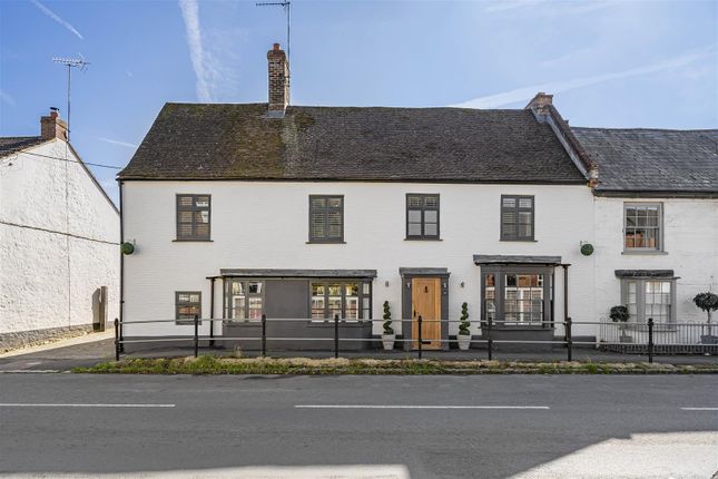 Main Street, Tingewick 5 bed house for sale