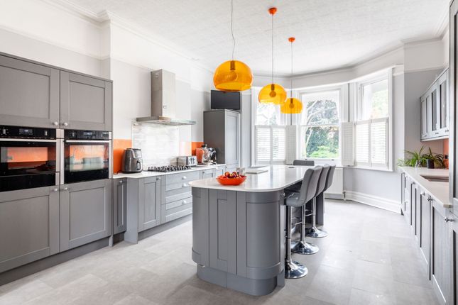 5 bedroom maisonette for sale