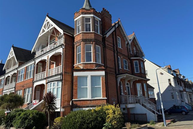 27 Sea Road, Felixstowe IP11 2 bed apartment for sale