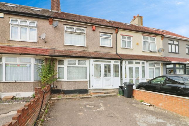 Horns Road, Ilford IG6 3 bed terraced house for sale