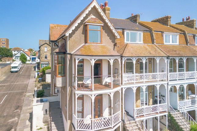 Minnis Road, Birchington CT7 3 bed penthouse for sale