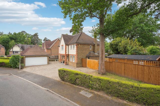 Cedar Close, Iver Heath SL0 5 bed detached house for sale