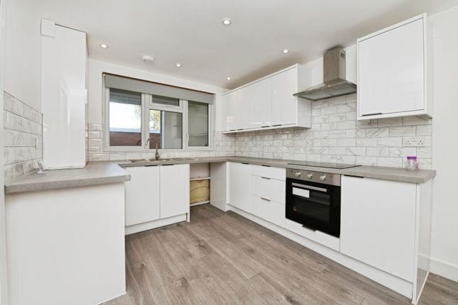 3 bedroom maisonette for sale
