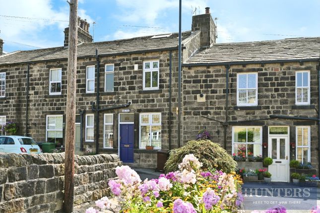 Football, Yeadon, Leeds 2 bed terraced house for sale