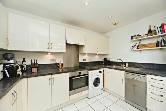 London Road, Croydon 2 bed apartment for sale