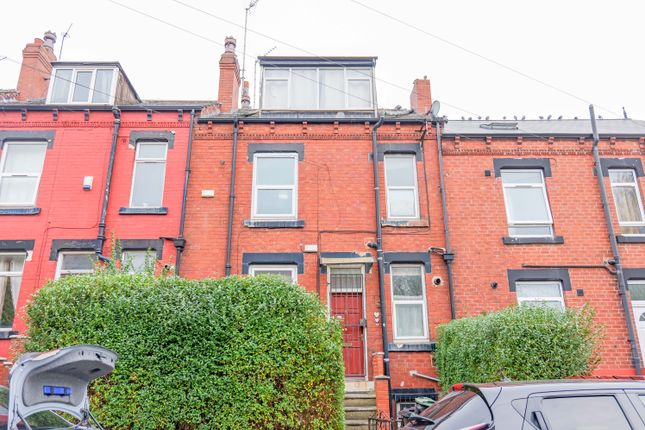 Harlech Road, Leeds LS11 3 bed maisonette for sale