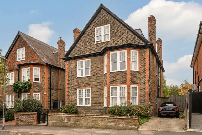 Malcolm Road, London SW19 2 bed apartment for sale