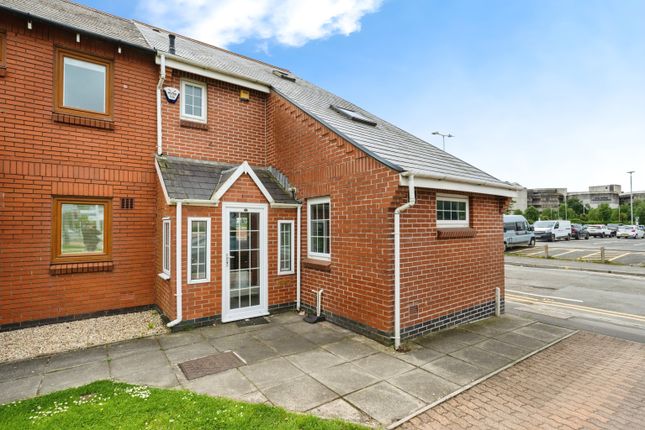 4 bedroom end of terrace house for sale