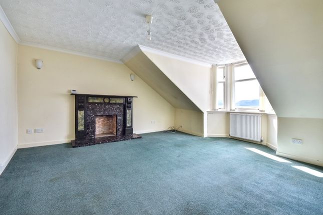 3 bedroom flat for sale