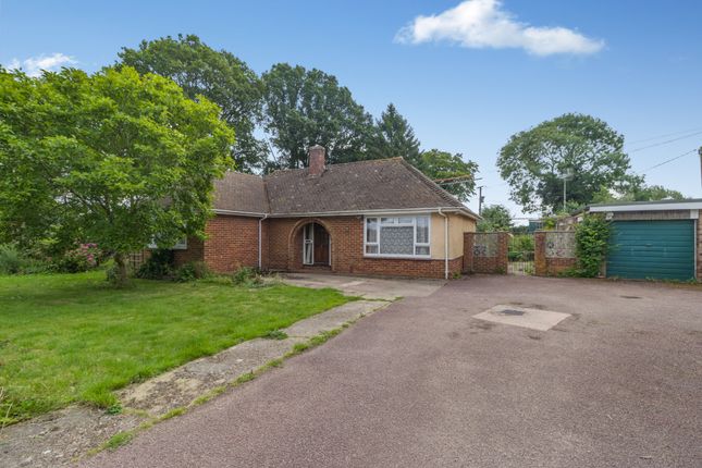 Weedon Hill, Hyde Heath, Amersham 3 bed detached bungalow for sale