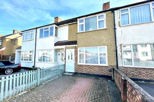 Warwick Avenue, Egham, Surrey, TW20 2 bed terraced house for sale