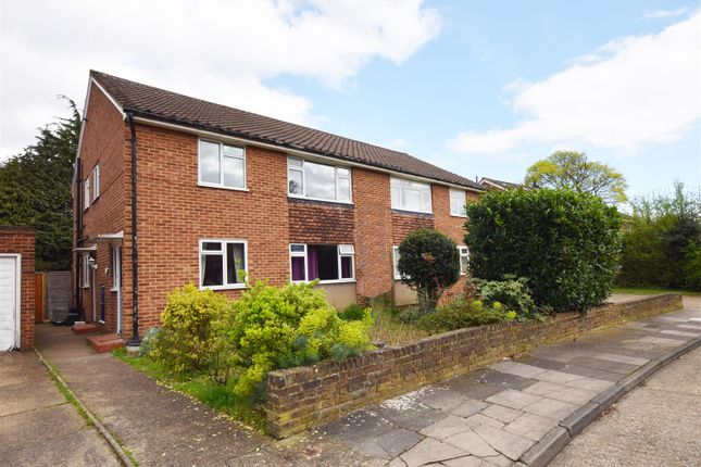 Hartland Road, Hampton Hill 2 bed maisonette for sale