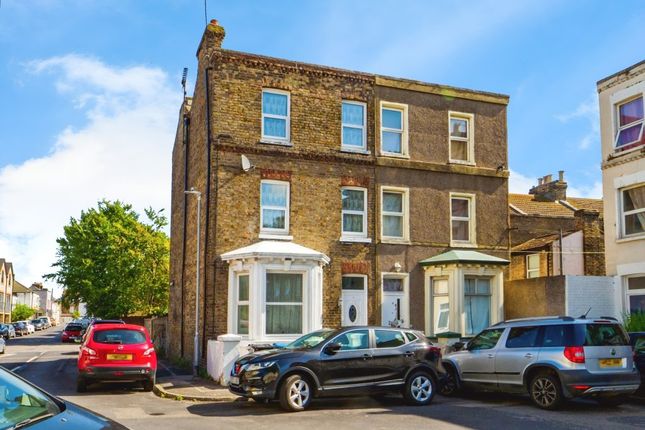 5 bedroom semi-detached house for sale