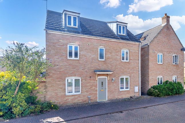 Collinson Crescent, Huntingdon PE28 4 bed detached house for sale
