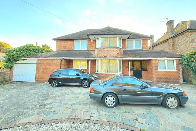 5 bed detached house