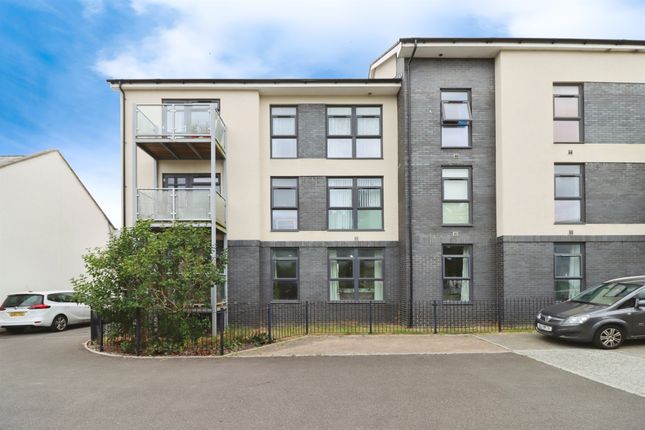 2 bedroom ground floor flat for sale
