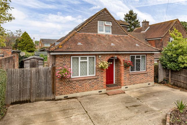 Ongar Close, Surrey KT15 4 bed detached house for sale