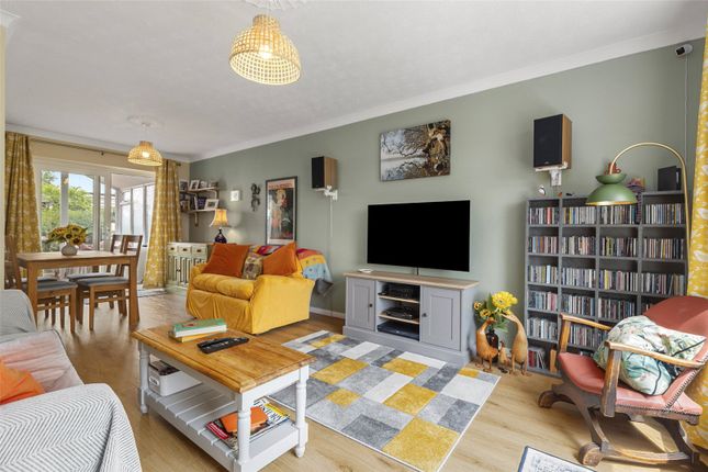 St Leonards Avenue, Crundale... 3 bed semi