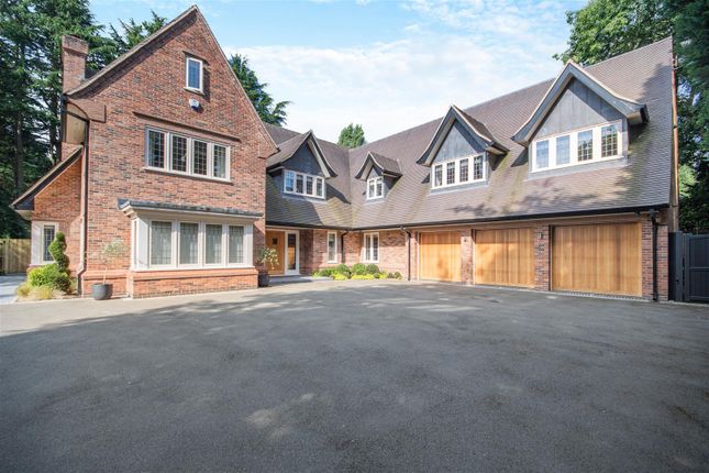 6 bedroom detached house for sale