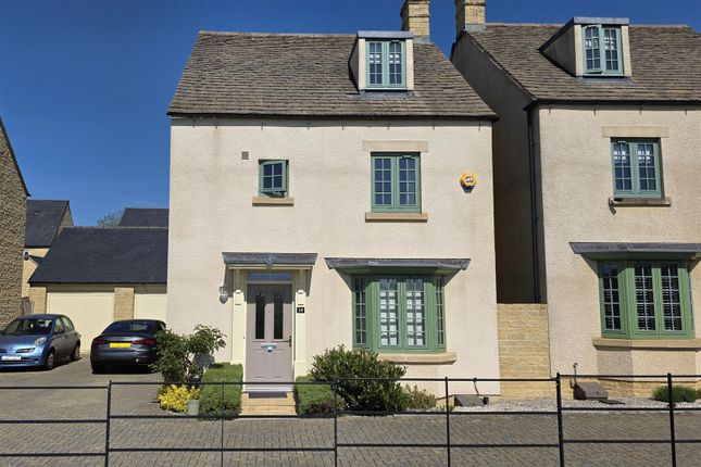 Gardner Way, Cirencester 4 bed detached house for sale