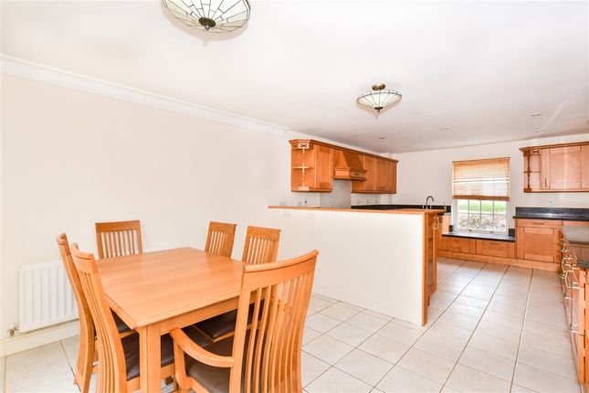 5 bed town house