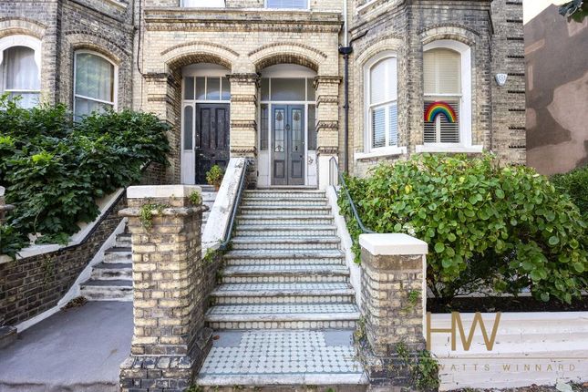 Salisbury Road, Hove, BN3 3AB 2 bed apartment for sale